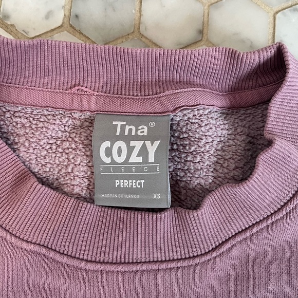 Aritzia perfect sweatshirt - Picture 2 of 3